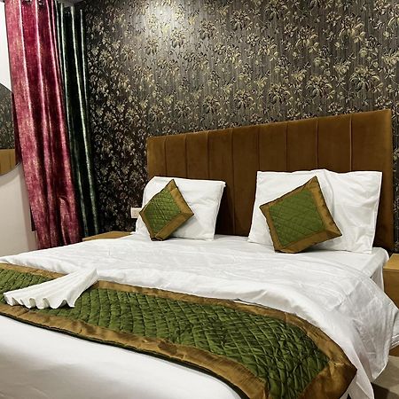 Roomquet Comfort Inn Аллахабад Экстерьер фото