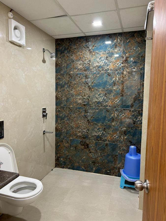 Roomquet Comfort Inn Аллахабад Экстерьер фото