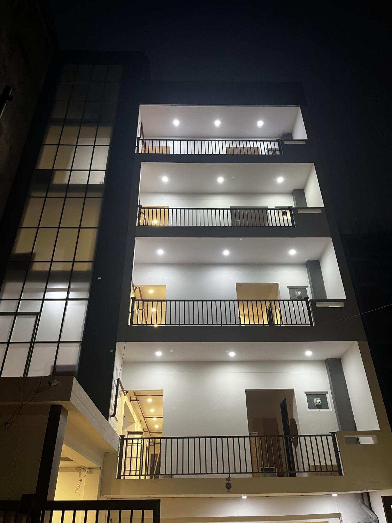 Roomquet Comfort Inn Аллахабад Экстерьер фото
